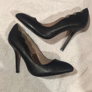 Betsey Johnson Raciee pointed toe heels